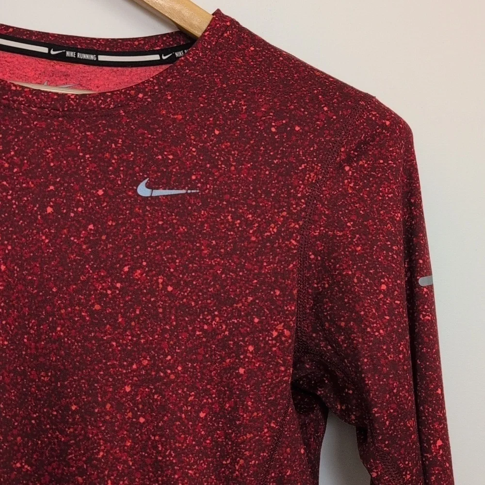 NIKE RED ATHLETIC TOP SIZE SMALL - Picture 3 of 6